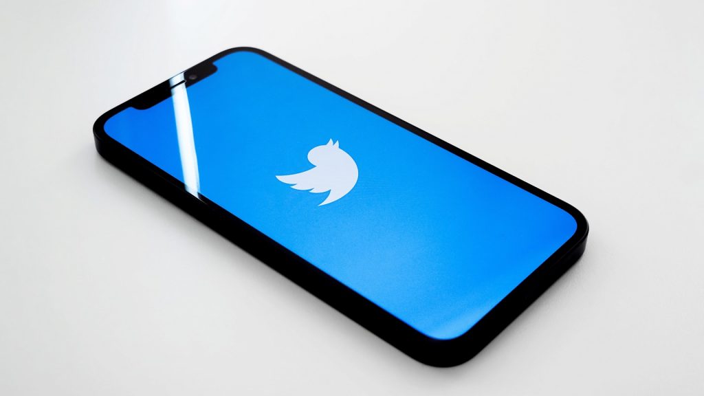 Twitter prioritizes verified subscribers